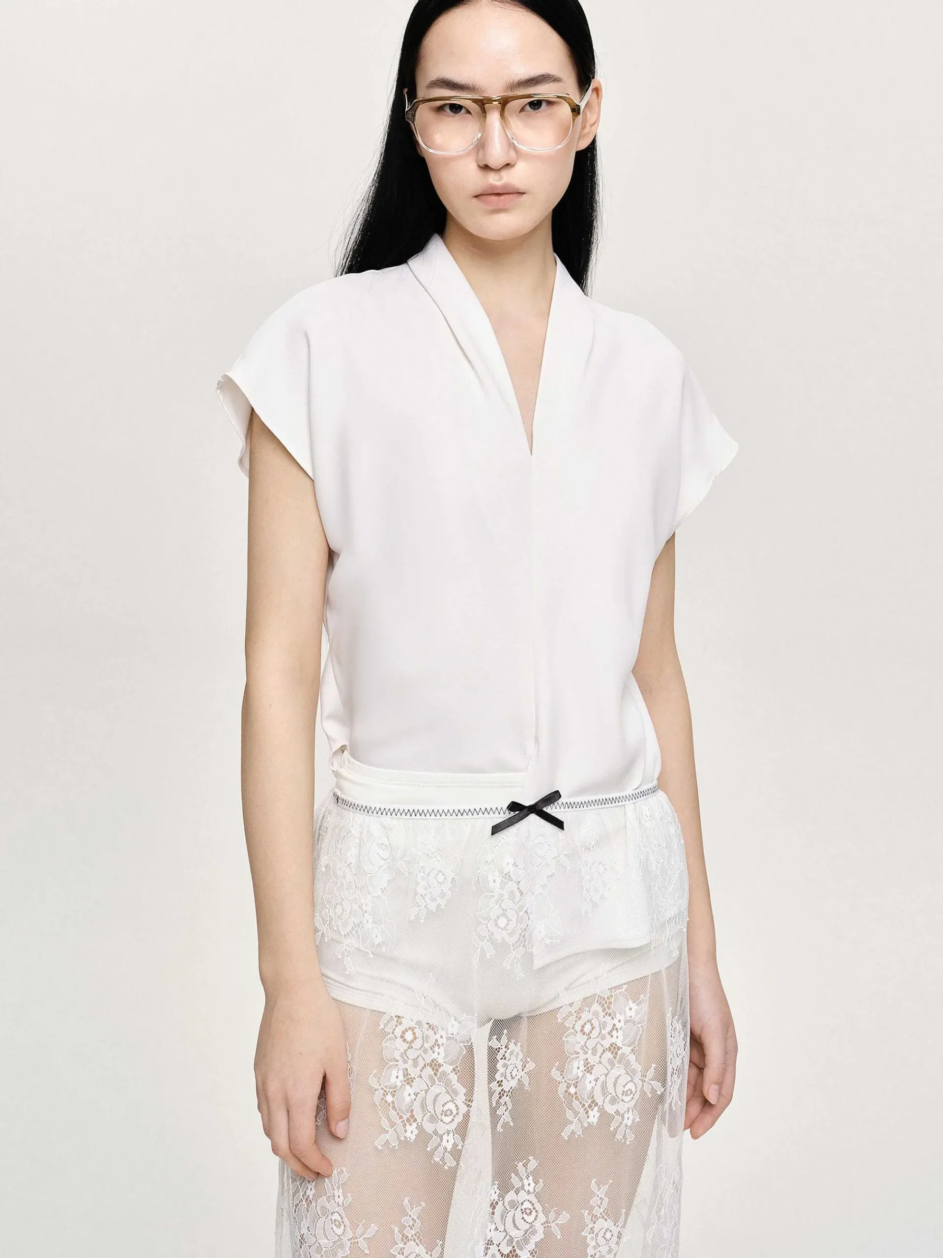 Source Unknown Hauts-Blouse En Crepe A Col En V, Blanc