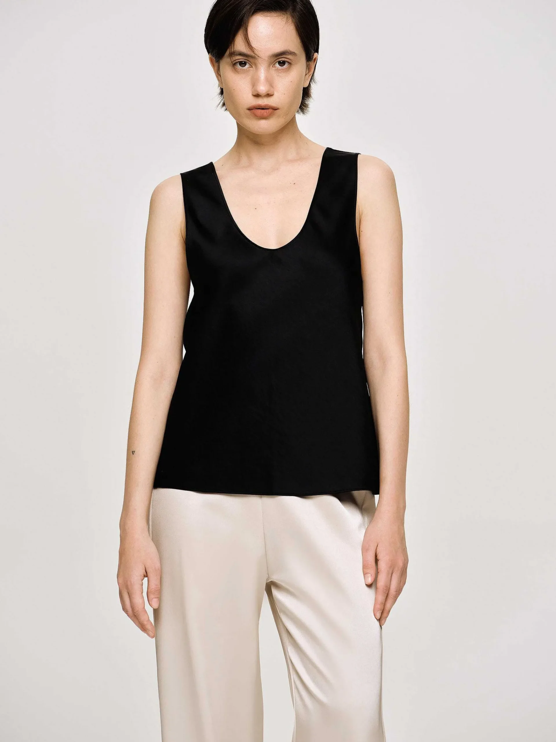 Source Unknown Accessoires-Haut En Satin Sans Manches, Noir
