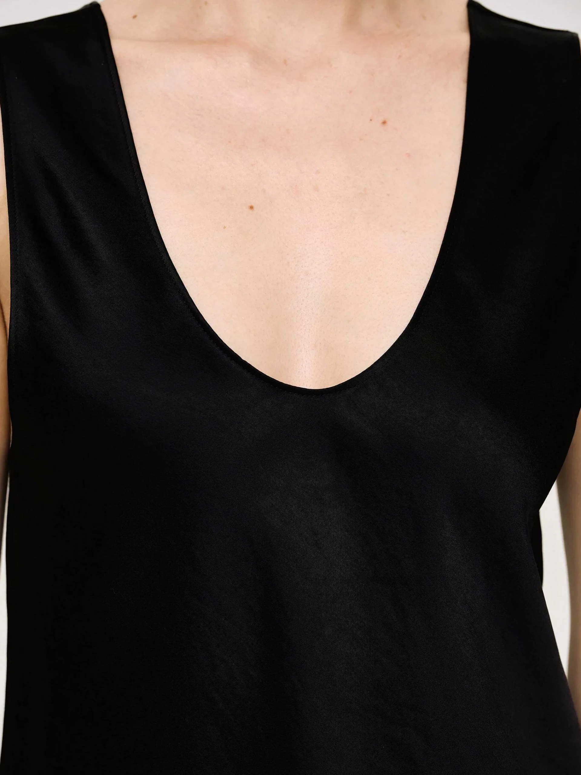 Source Unknown Accessoires-Haut En Satin Sans Manches, Noir
