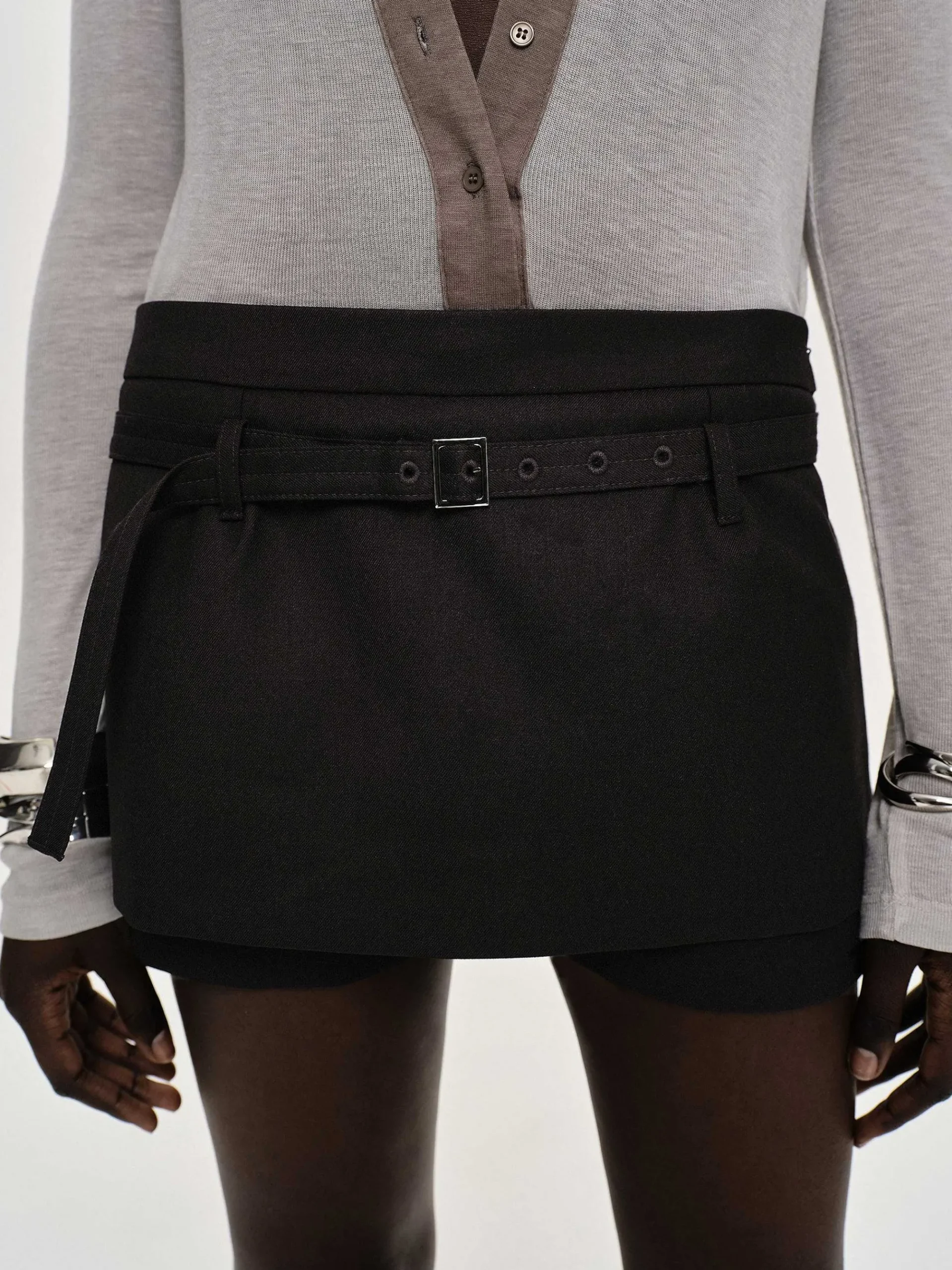 Source Unknown Bas-Mini-Jupe-Short Ceinturee Rioni, Haricot Noir