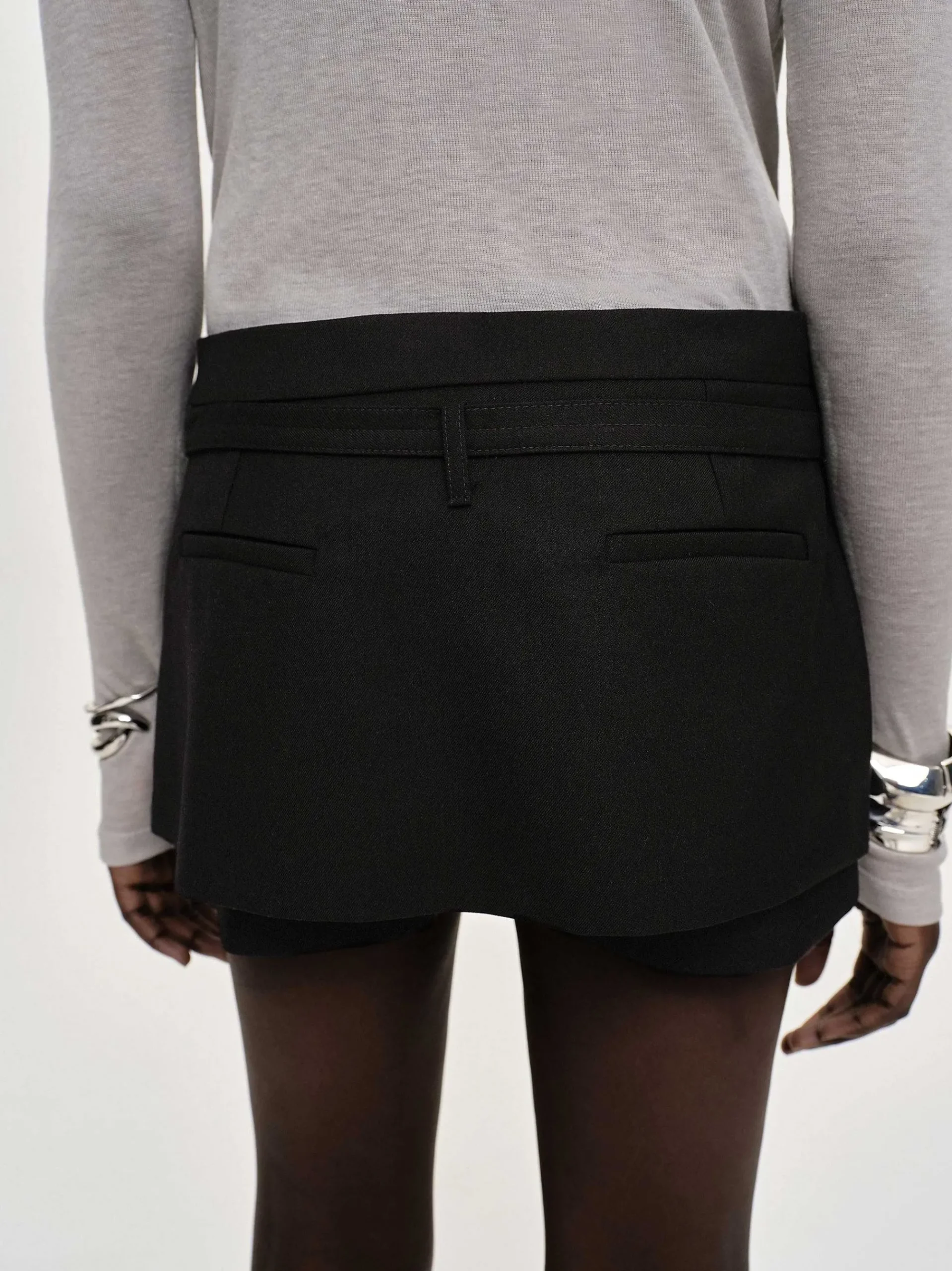 Source Unknown Vêtements-Mini-Jupe-Short Ceinturee Rioni, Haricot Noir