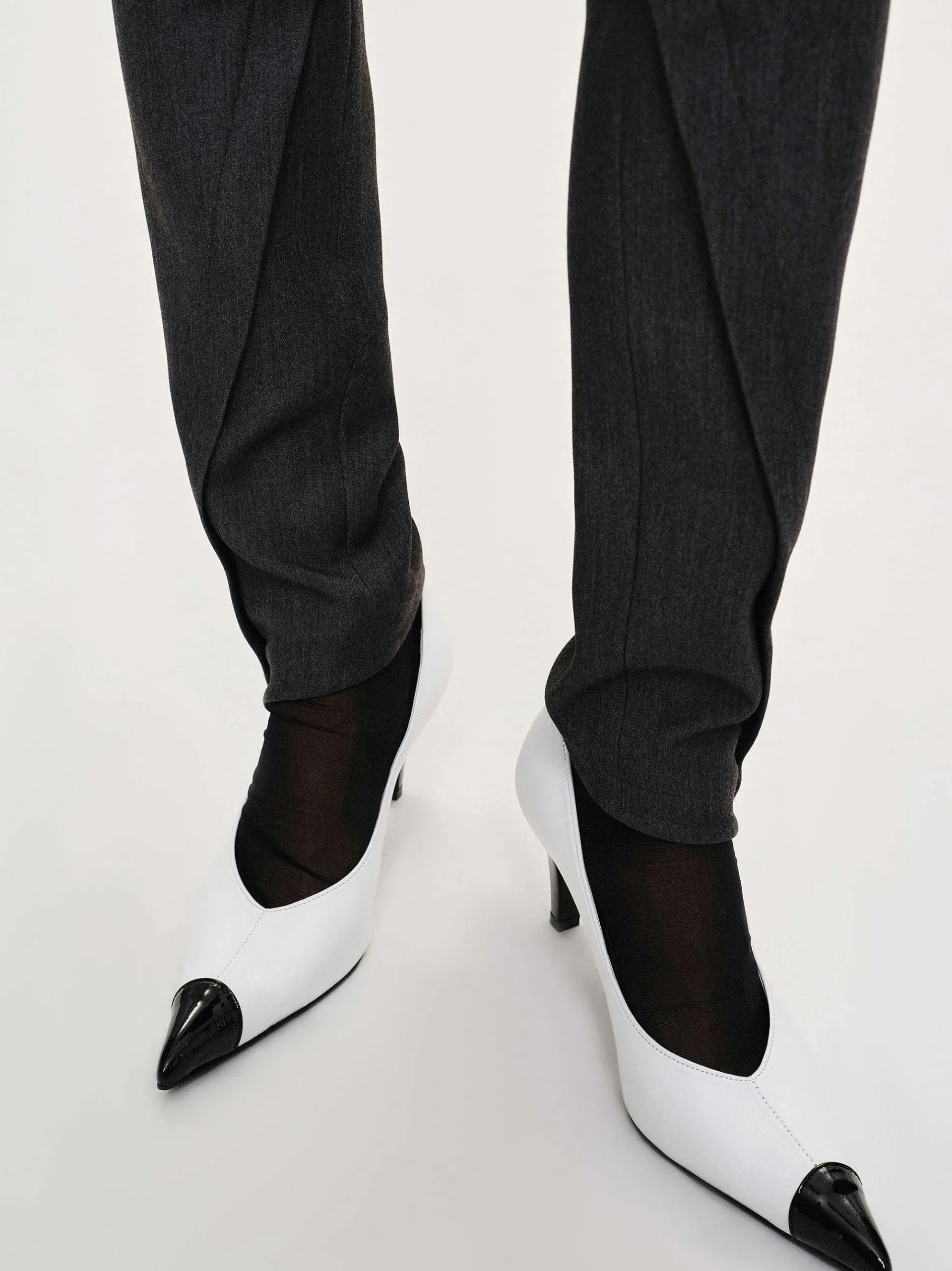 Source Unknown Vêtements-Pantalon Slim Coupe Biais Tyia, Charbon Fonce