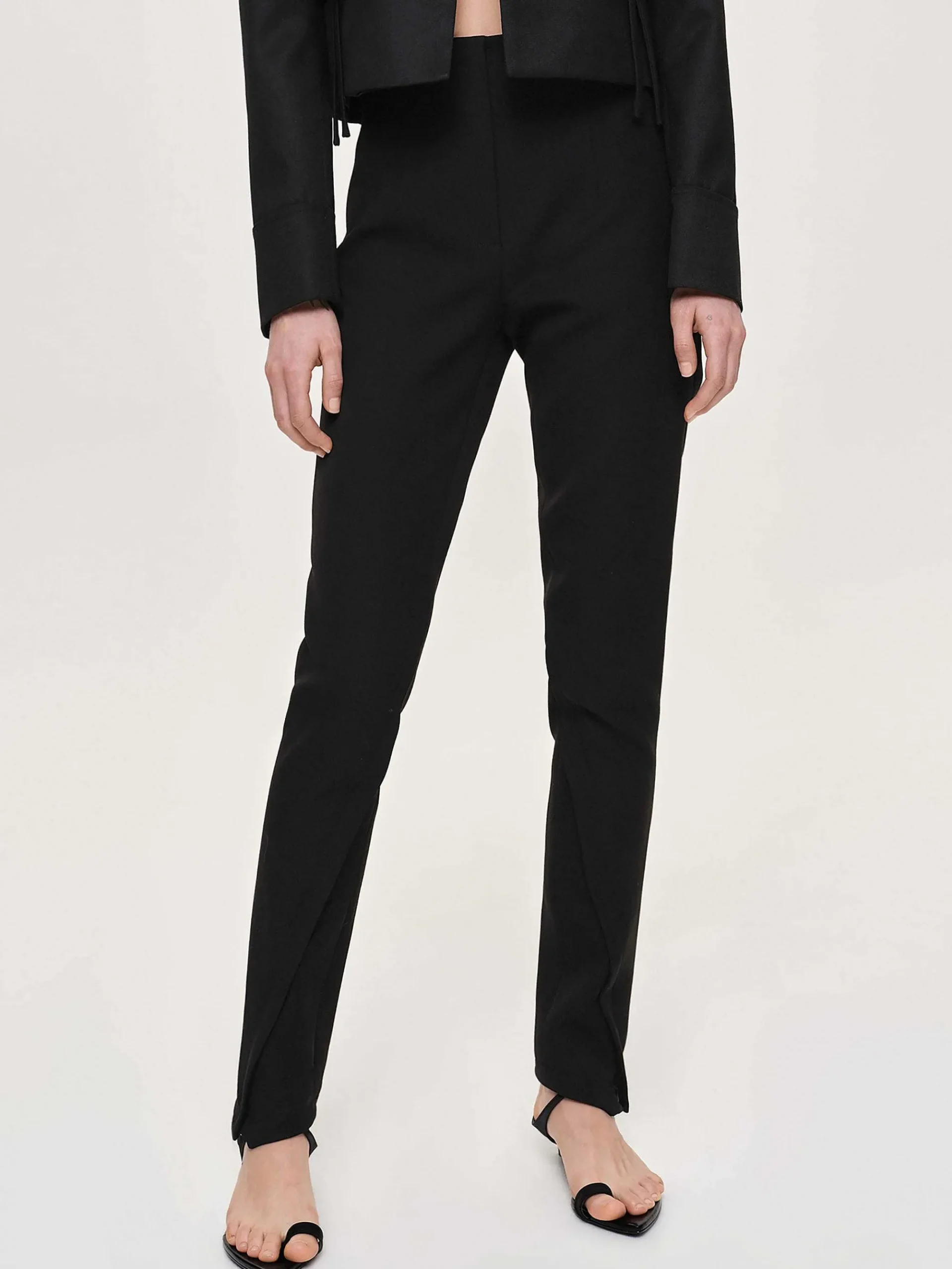 Source Unknown Vêtements-Pantalon Slim Coupe En Biais Tyia, Noir