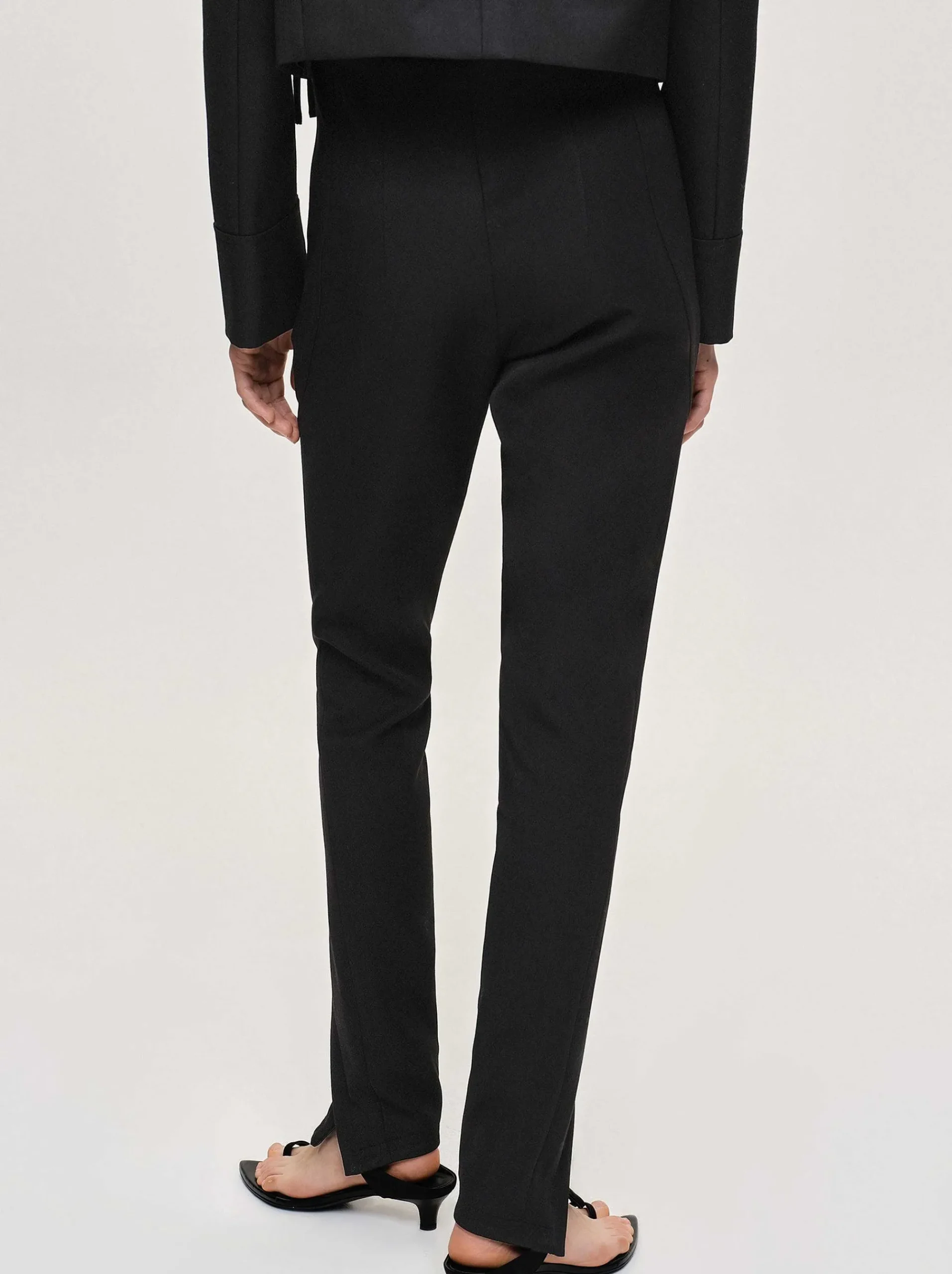 Source Unknown Bas-Pantalon Slim Coupe En Biais Tyia, Noir