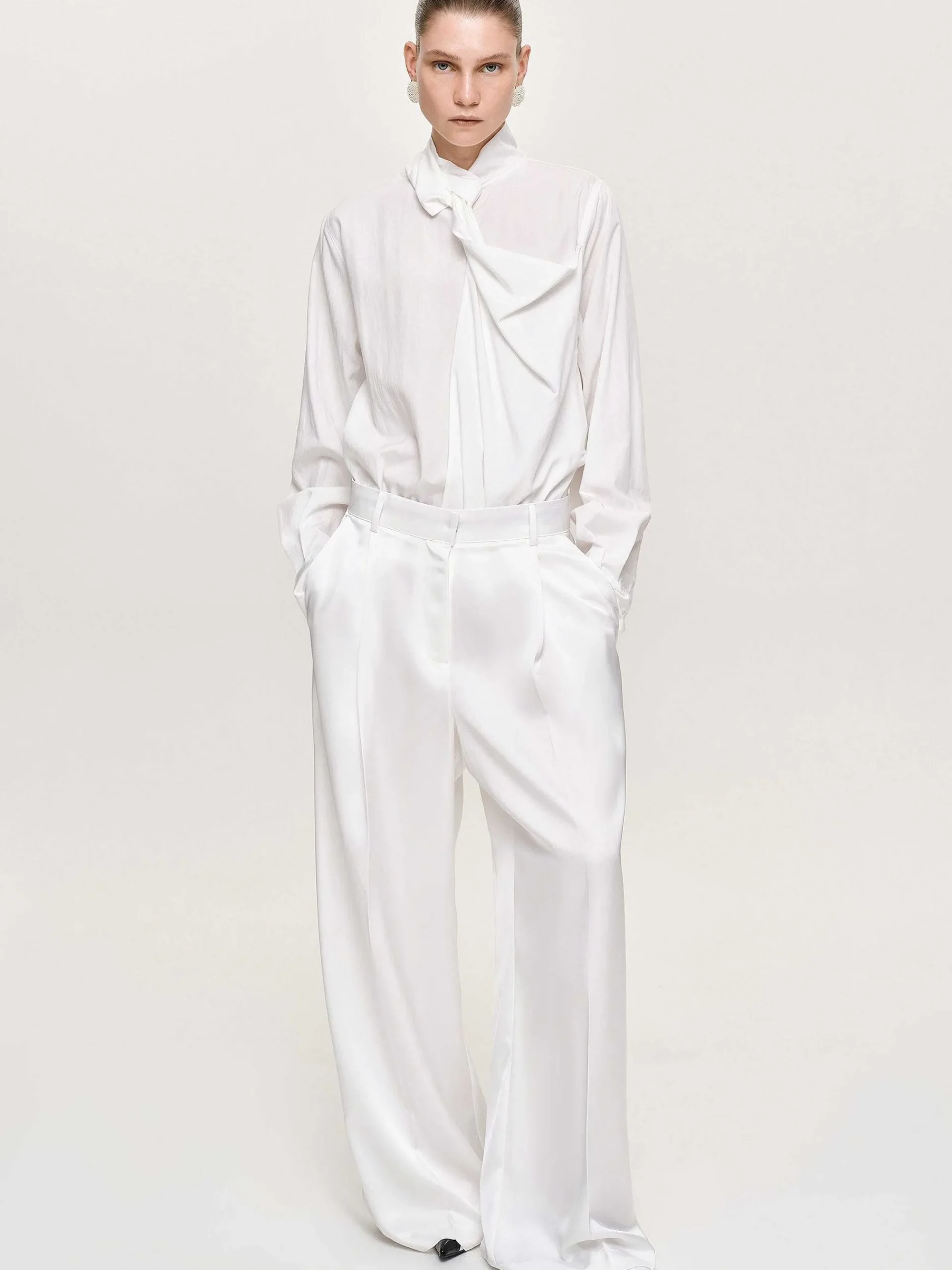 Source Unknown Bas-Pantalon Taiamo Fluide Satin, Blanc