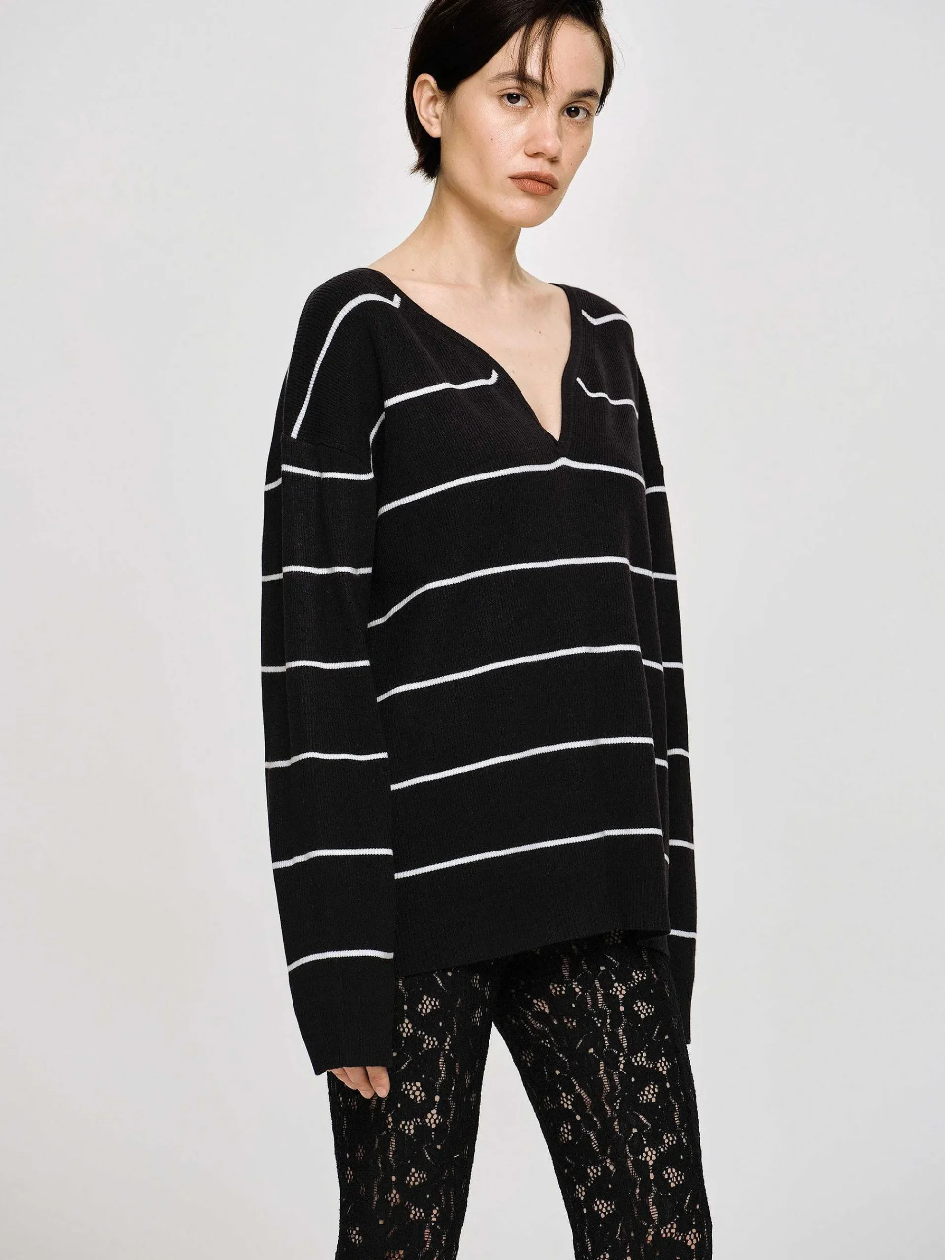 Source Unknown Tricots-Pull A Col En V Profond, Noir
